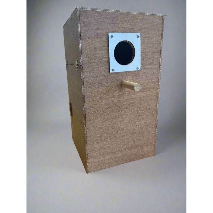 Nesting box for conures , cockatiels etc....