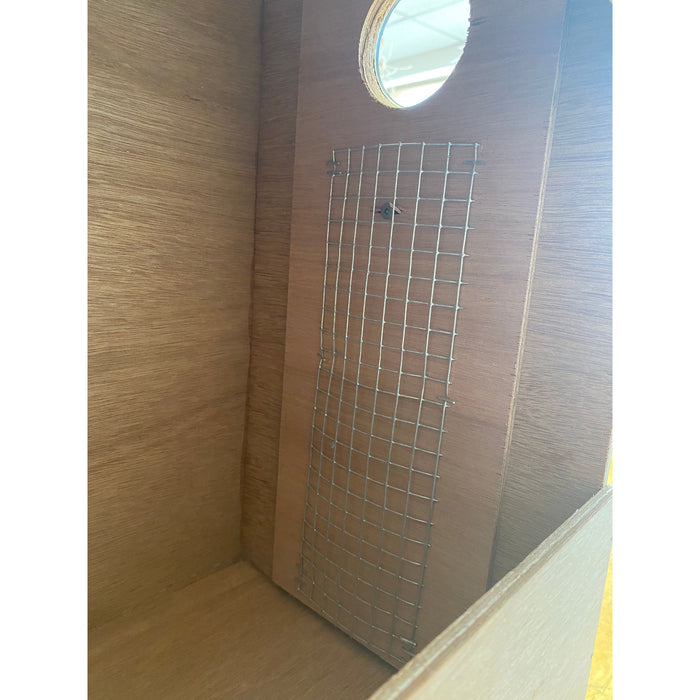 Nesting box for conures , cockatiels etc....