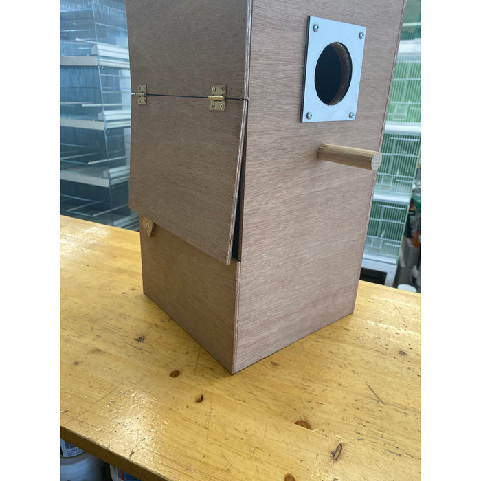 Nesting box for conures , cockatiels etc....